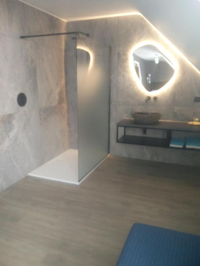 Kamer met Kingsize Bed